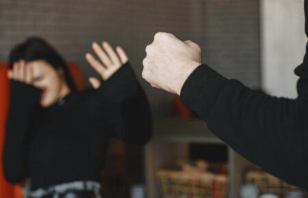 Чи протидіють штрафи домашньому насильству: розповідає фахівчиня «ЮрФем»