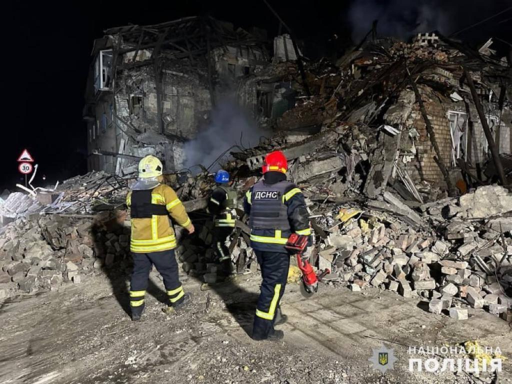 Росіяни вночі вдарили шістьма ракетами С-300 по Покровському району