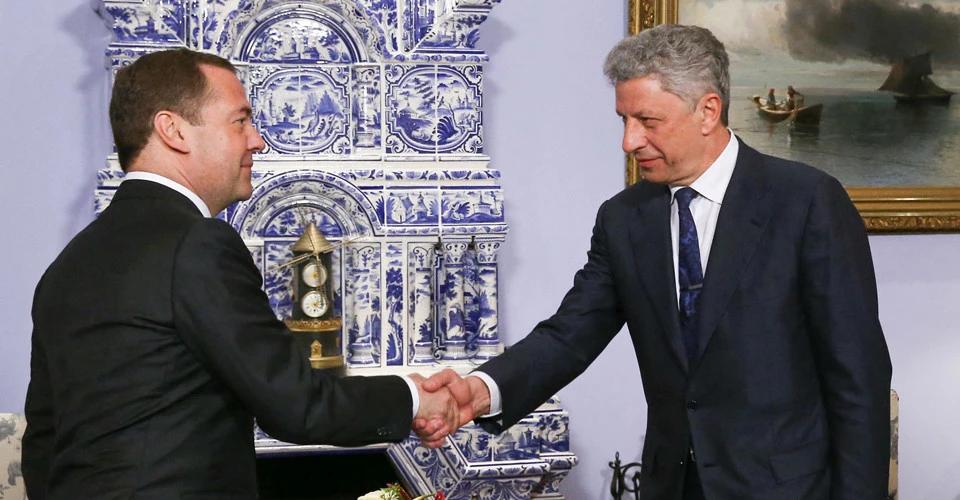 Військові отримують високі нагороди, а колаборанти і зрадники продовжують ними володіти — менеджерка Руху ЧЕСНО