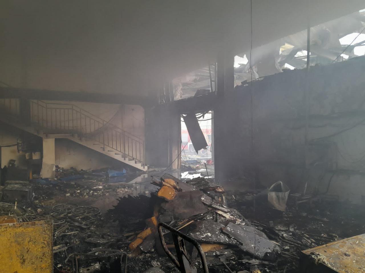 Склад гуманітарної допомоги вщент згорів під час обстрілу Херсона (ФОТО)