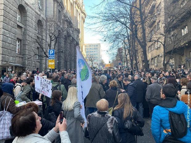 У столиці Сербії протестувальники перекрили рух у кількох локаціях (ФОТО, ВІДЕО)