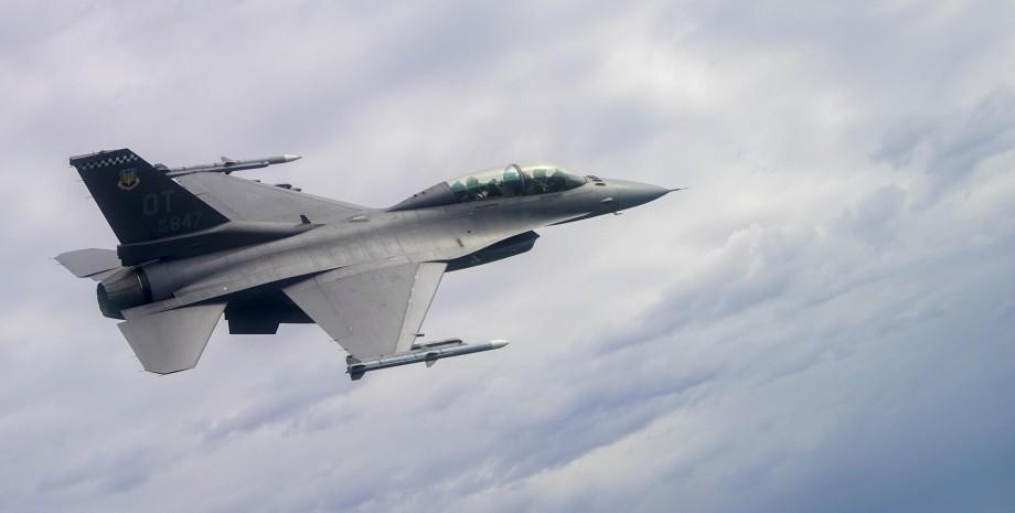 Норвегія протягом 2024 року передасть Україні 6 винищувачів F-16