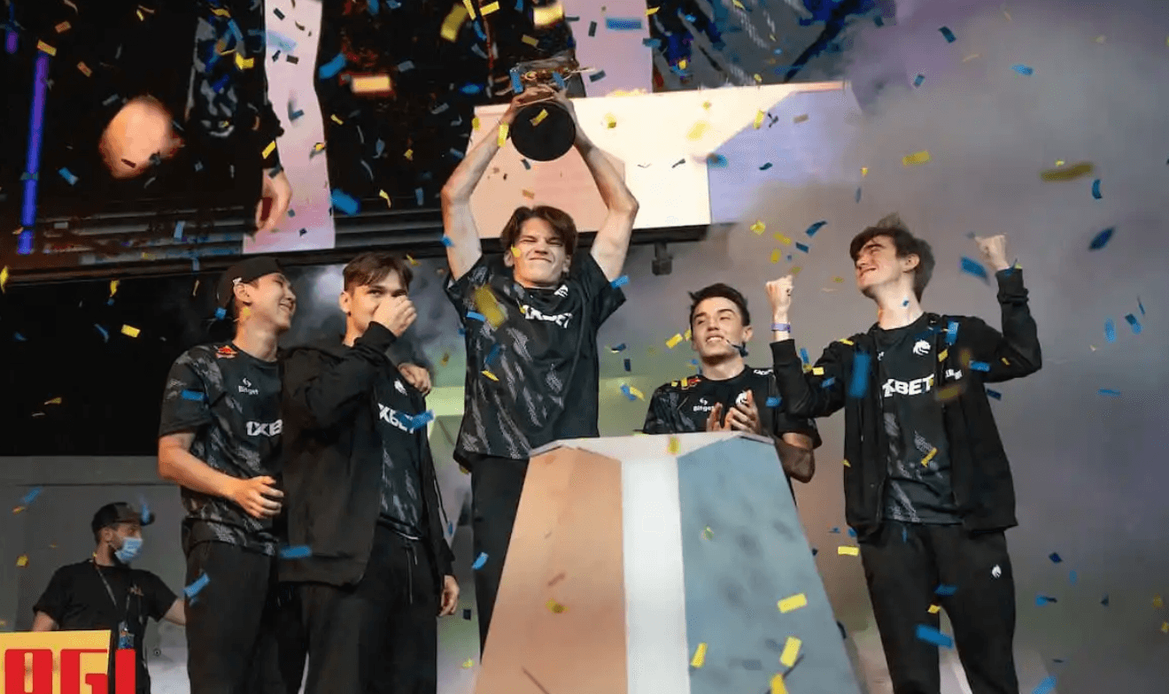 Багато кіберспортсменів будували кар'єри в Києві, а зараз замовчують війну — Звєрєв