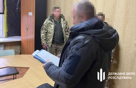 У Запоріжжі керівник ТЦК і його підлеглі «врятували» від мобілізації 300 чоловіків