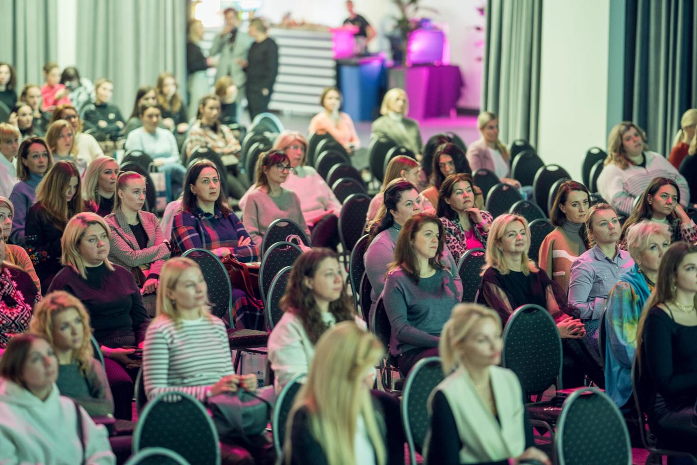У Києві вперше пройшов Women Power Forum — форум, присвячений захисту жіночого здоров'я під час війни