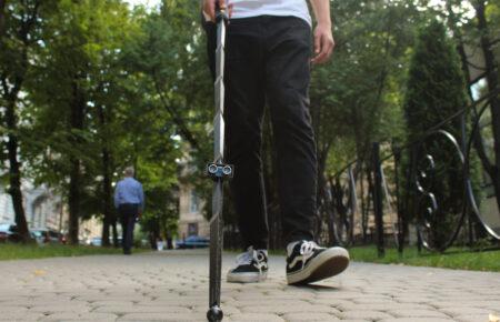 Львівські студенти розробили «розумну» тростину для частково незрячих