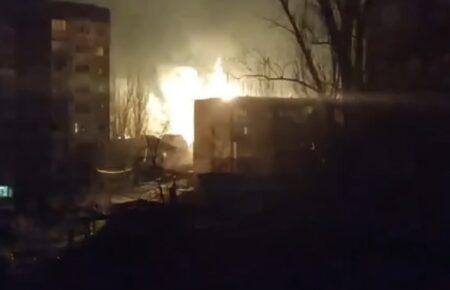 Окупанти масовано обстріляли Херсон, у місті палають пожежі (ВІДЕО)