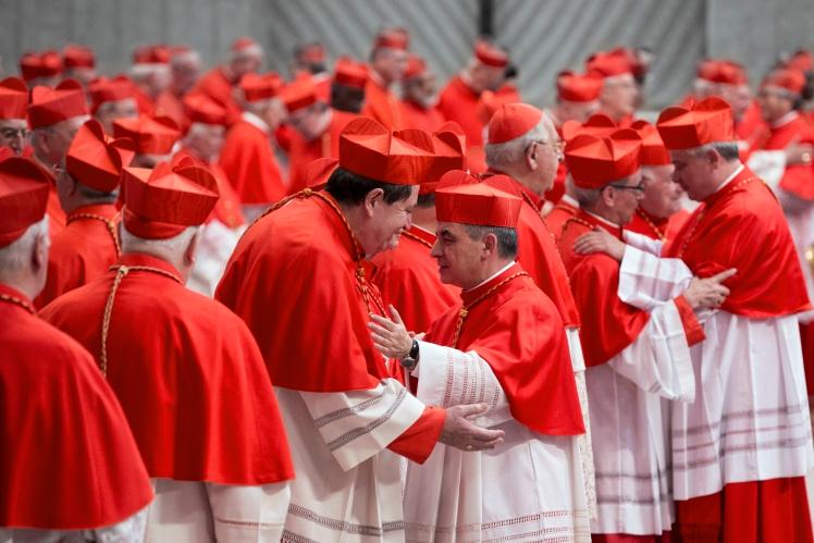 У Ватикані трибунал вперше засудив кардинала