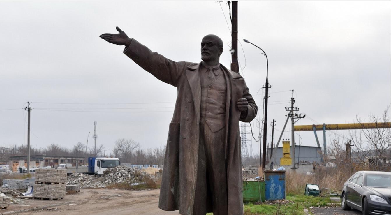 Окупанти хочуть повернути до середмістя Маріуполя пам'ятник Леніну