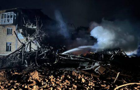 В Новогродовке под завалами дома нашли фрагменты тел