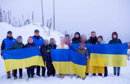 В Україну з окупації та РФ повернули вісьмох дітей
