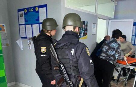 На Закарпатье депутат сельсовета на заседании взорвал три гранаты: уже известно о 26 раненых