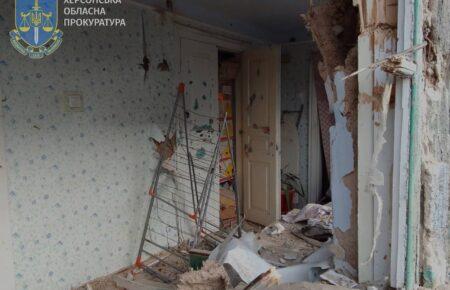 Росіяни обстріляли Херсон з артилерії, поранена літня жінка