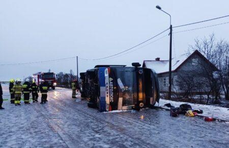 У Польщі перекинувся автобус з понад 60 українцями