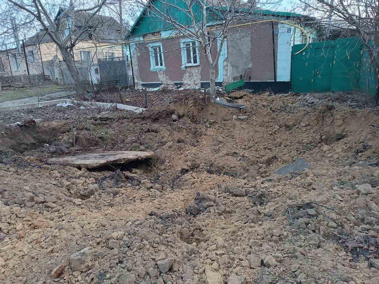 Росіяни з безпілотника скинули вибухівку на Берислав, є поранений