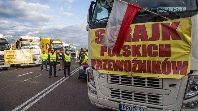 У ситуації з Польщею зіграла безліч факторів — експерт з питань транспорту про блокування кордону
