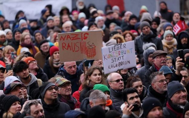 У Німеччині тисячі людей вийшли на протести проти ідей правих радикалів