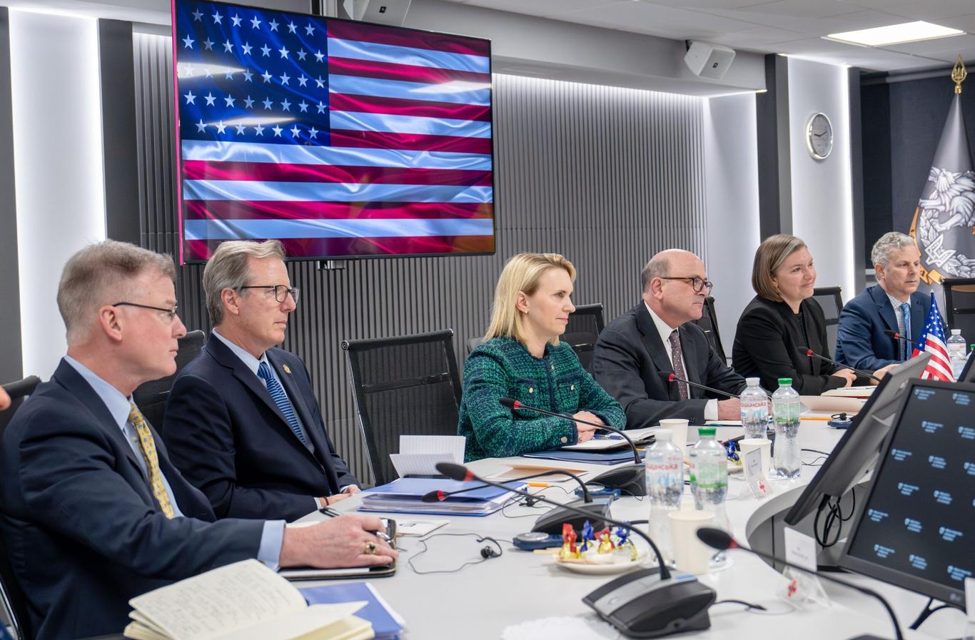 «Це показує, що ми зі США зацікавлені у відкритій двосторонній роботі» — Краєв про візит американських інспекторів