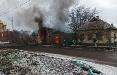 Окупанти вдарили по Кураховому: є жертви та руйнування