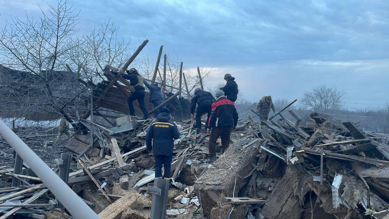 Унаслідок обстрілу Покровська поранені шестеро людей, ще троє можуть бути під завалами