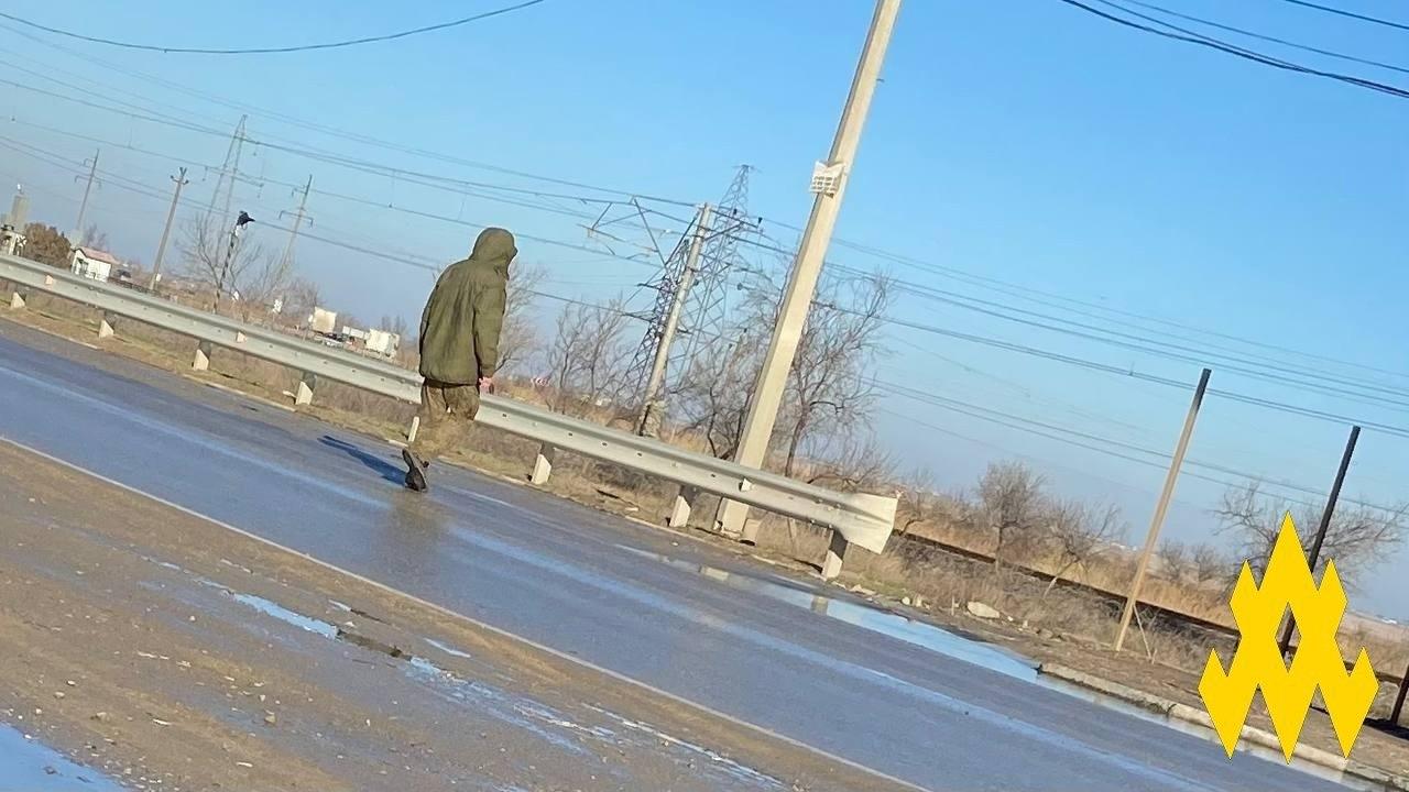 Вогневі точки, окопи та патрулі: партизани фіксують підготовку росіян до оборони Криму