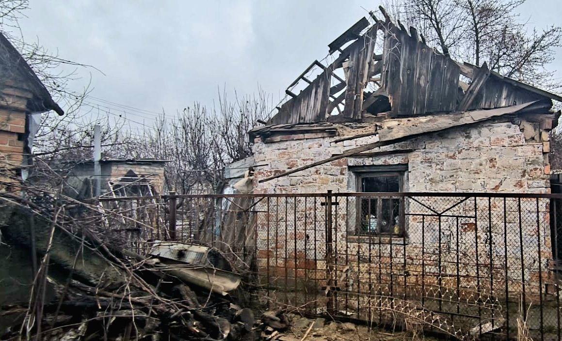 Армія РФ обстріляла Нікополь з артилерії і тричі атакувала дронами, є руйнування