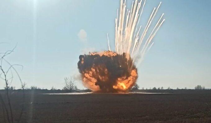 На Херсонщині знешкодили ракету окупантів «Х-101», що не здетонувала (ВІДЕО)