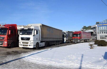 На Буковині розблокували рух вантажівок через пункт пропуску «Порубне»