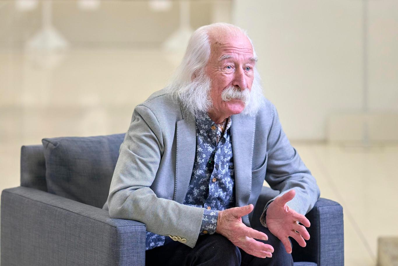 Як звучить голос душі Івана Марчука у Відні: розповідає художник