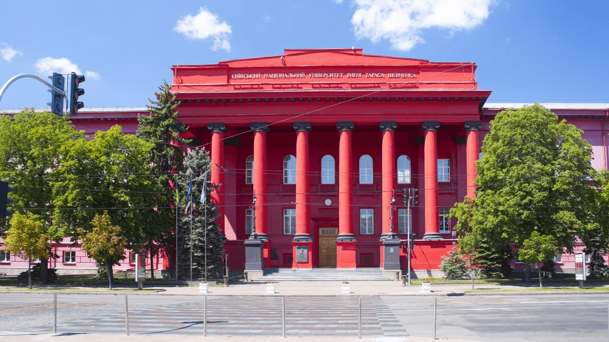 Українці після закінчення школи в Польщі можуть вступати до українських університетів без НМТ: як це зробити