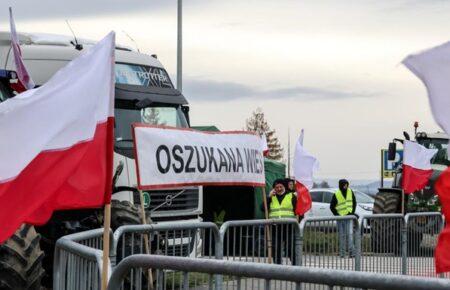 Україна ще не зверталась до ЄС із запитом розв'язати ситуацію на кордоні, чим дає Польщі шанс і час вирішити все самій — політолог