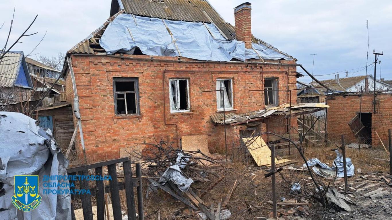 Прокуратура показала наслідки російського удару по Нікопольщині (ФОТО)