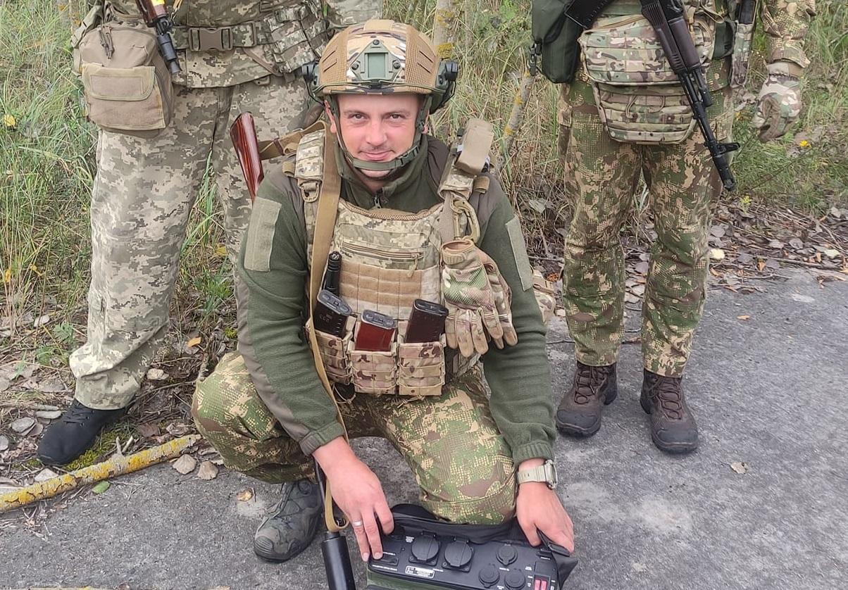 (Збір закрито) Громадське радіо збирає кошти на переносну систему РЕБ для чоловіка нашої ведучої