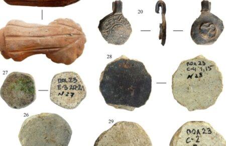 Музею в Полонному передали майже пів тисячі артефактів