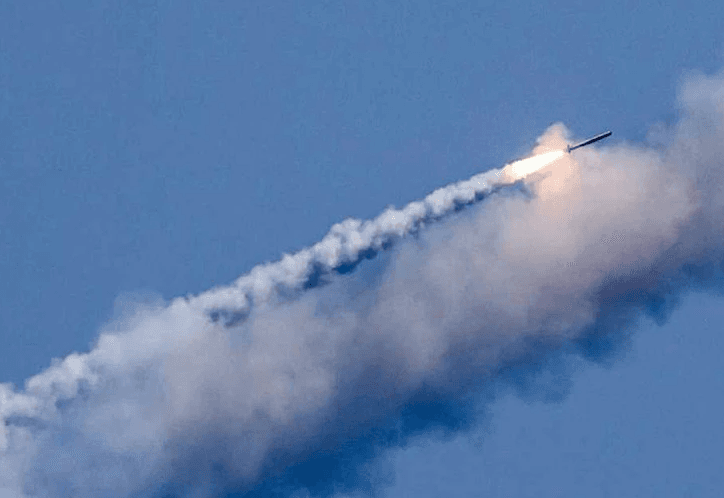 Від початку березня росіяни випустили по Україні 130 ракет, понад 320 Shahed і майже 900 авіабомб