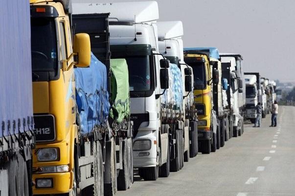 На кордоні з боку Польщі стоять понад 2500 вантажівок — речник ДПСУ