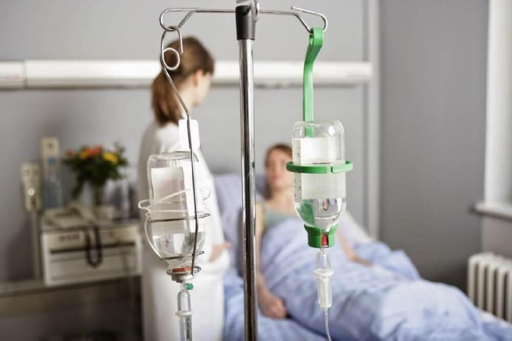 «Ніде в цивілізованому світі не лікуються крапельницями» — лікар-анестезіолог