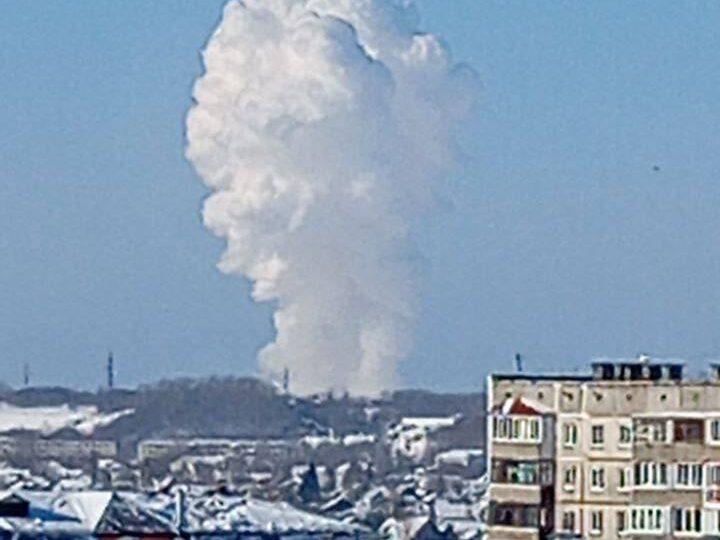 В РФ біля оборонного заводу на Алтаї стався вибух (ВІДЕО)