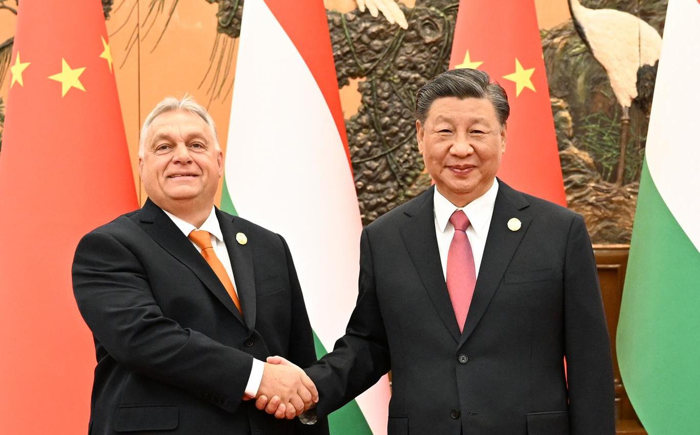 Орбан прикривається загрозою з боку Китаю, щоб діяти в інтересах Росії — політологиня
