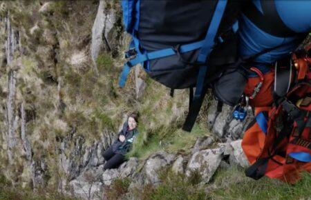 В Уельсі жінка ледь не впала з гори, коли розвіювала прах батька