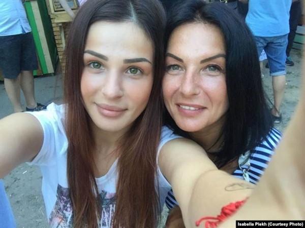 «Звільнення мами з полону — це моя мрія» — Ізабелла Пех