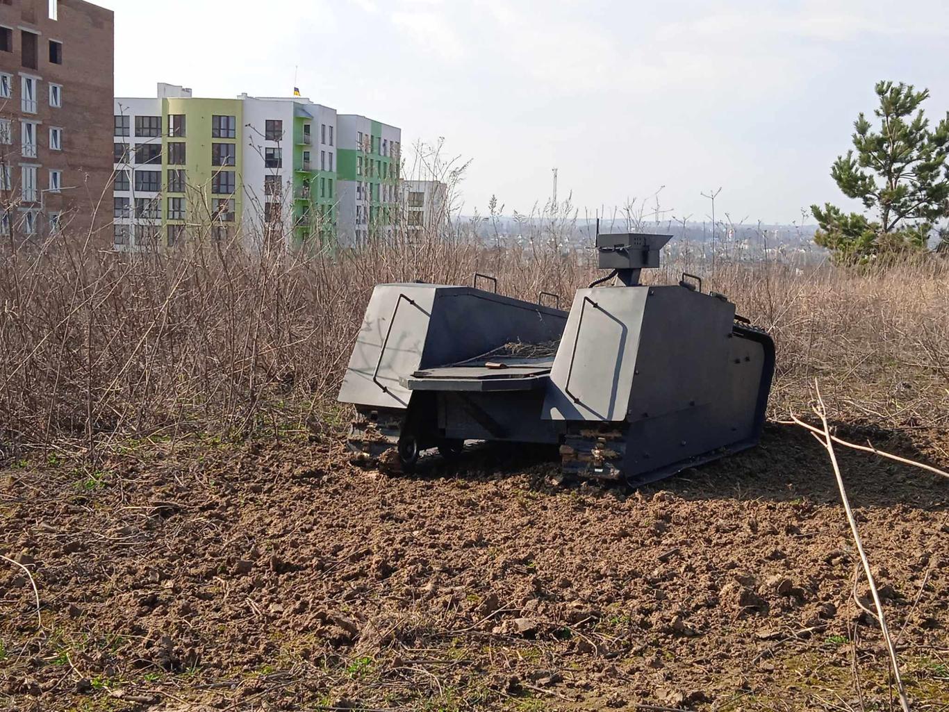 У Рівному запускають виробництво наземних дронів для евакуації поранених