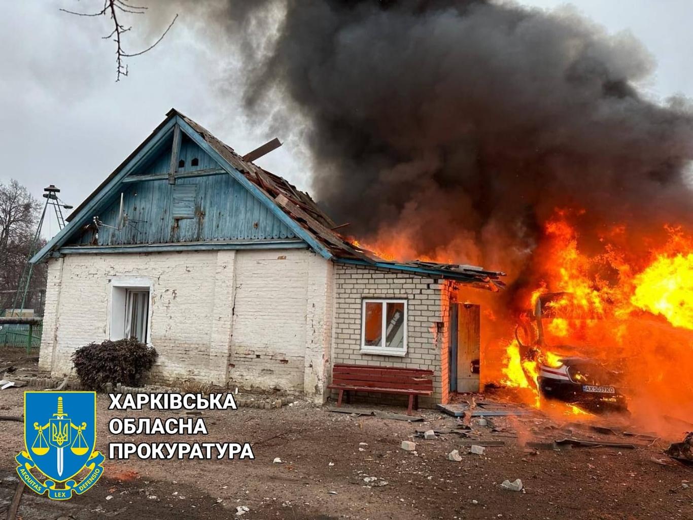 Росіяни ракетами вдарили по лікарні в селищі під Харковом