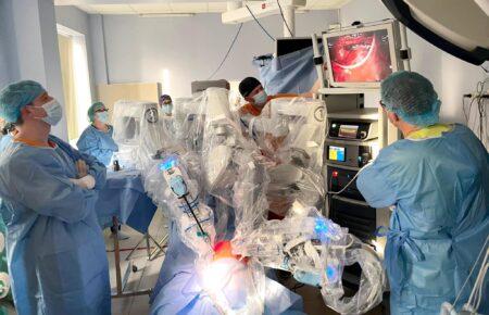 У Львові робот Da Vinci прооперував першу дитину із онкопатологією