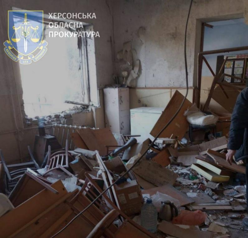 На Херсонщині окупанти скинули вибухівку на «Пункт незламності», є поранені