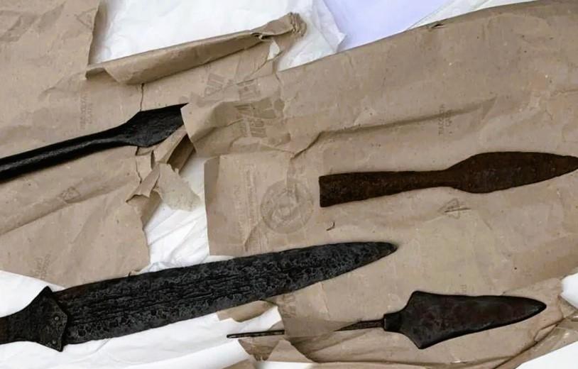 Спадщина від римських часів до Середньовіччя: Нідерланди передали Україні 8 незаконно вивезених артефактів