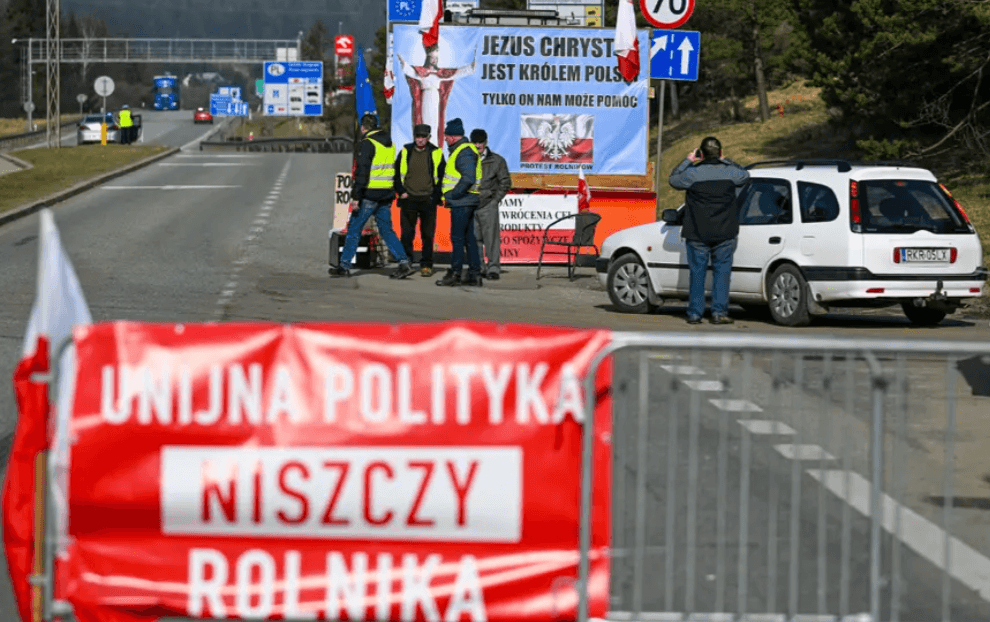 На кордоні з Польщею стоять 2300 вантажівок — Демченко