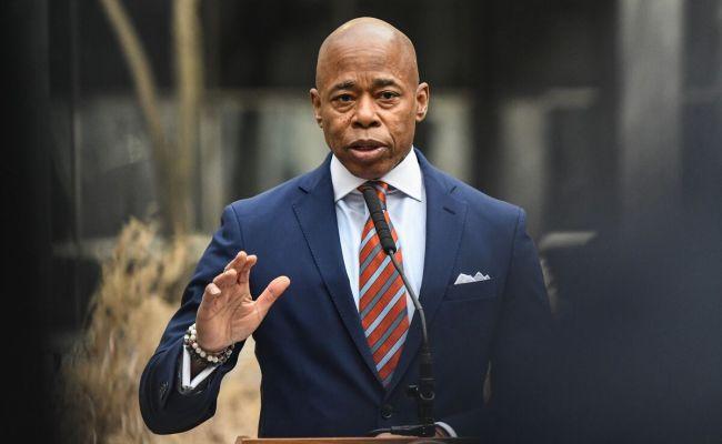 Мера Нью-Йорка звинувачують у сексуальному домаганні, вчиненому в 1993 році