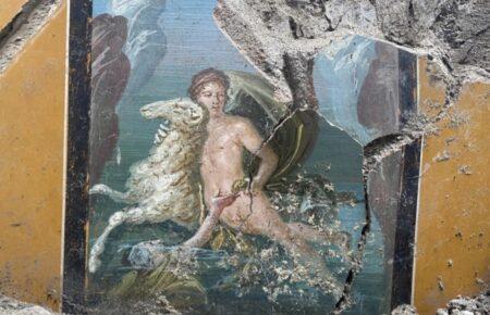 У Помпеях археологи виявили нові фрески