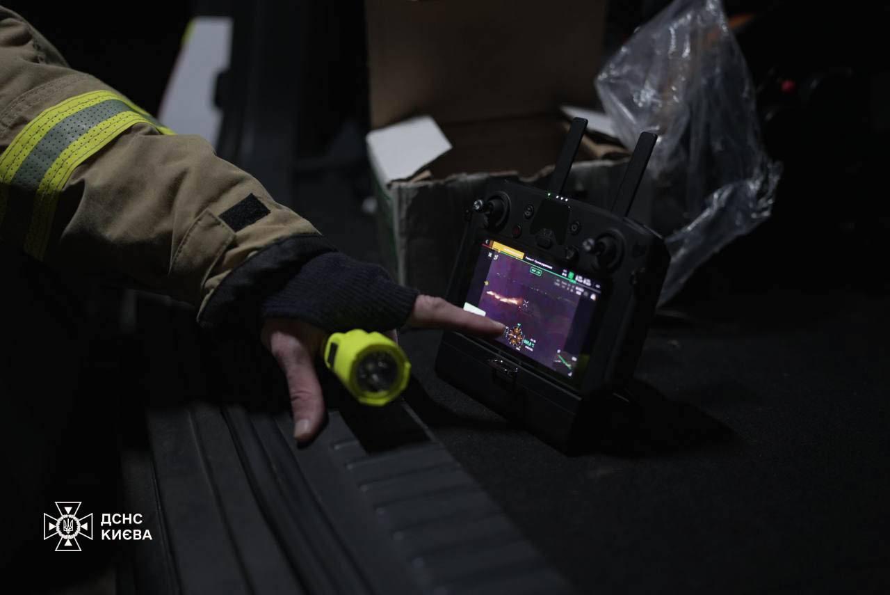 Правоохоронці Києва розслідують обставини пожежі у заповідній зоні на Осокорках